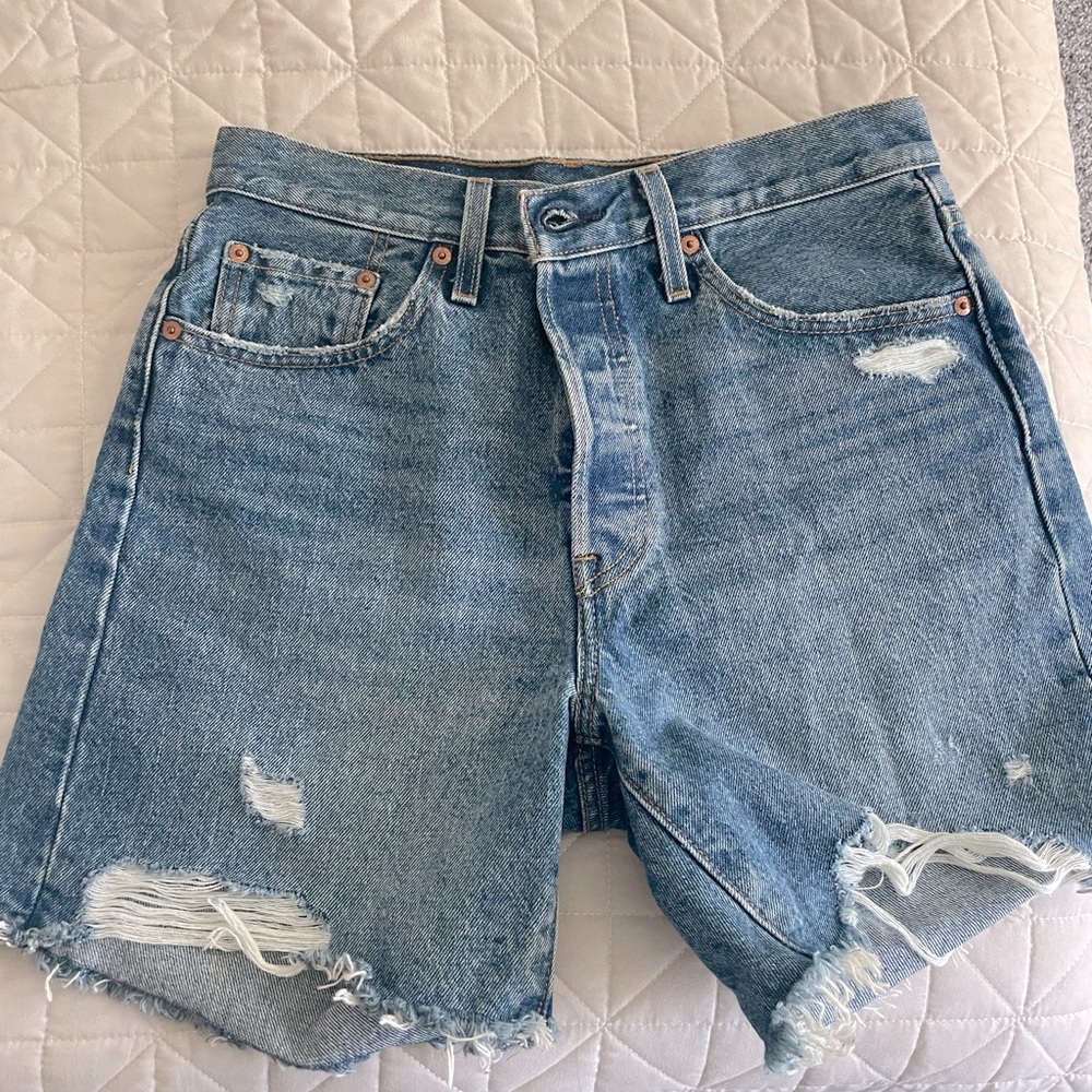 Levi's Women's 501 Mid Thigh Short